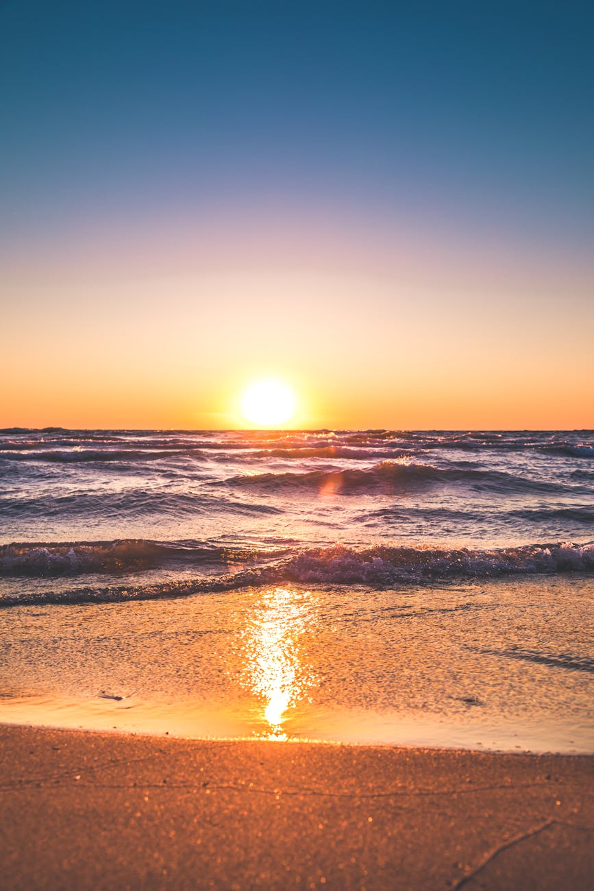 Summer 2024: Hot start, seasonable finish